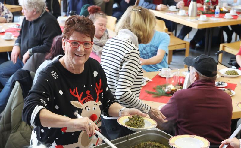 Lions spenden an Suppenküchen
